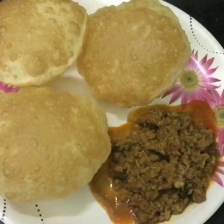 Poori(2pcs) with Goat keema Curry
